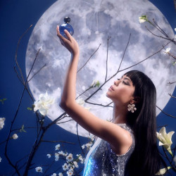 Far Away Beyond the Moon Parfum